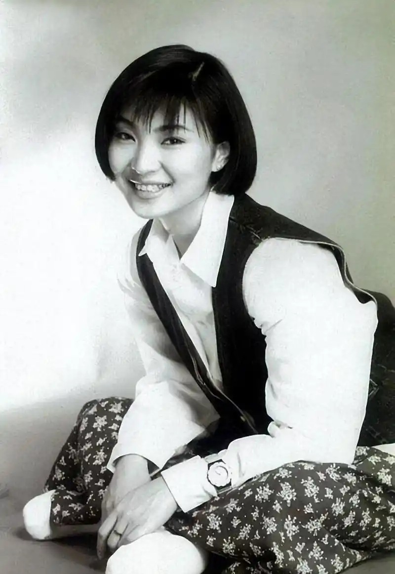 歌手陈红:当年红极一时,离婚后被前夫告上法庭,53岁容貌大变样