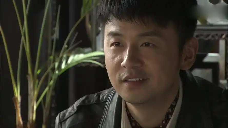 《飞哥大英雄》分析完情况之后,梁飞提出想回入景怡所在的组织!