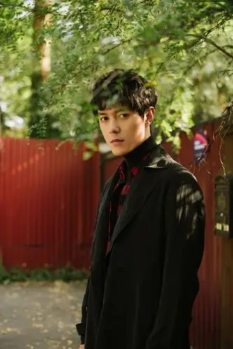 张超街头写真率性不羁绿意盎然间寻找诗意心情