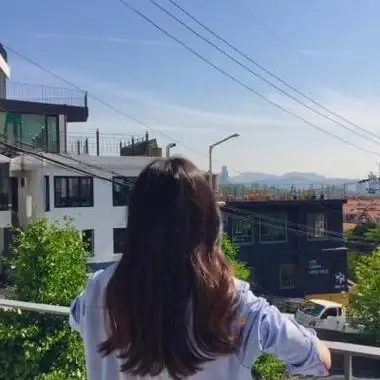 qq头像女生背影长发高清好看的长发女生背影头像唯美