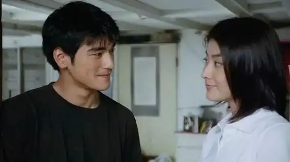 尤其是金城武,她和金城武合作过三次,都是演情侣.