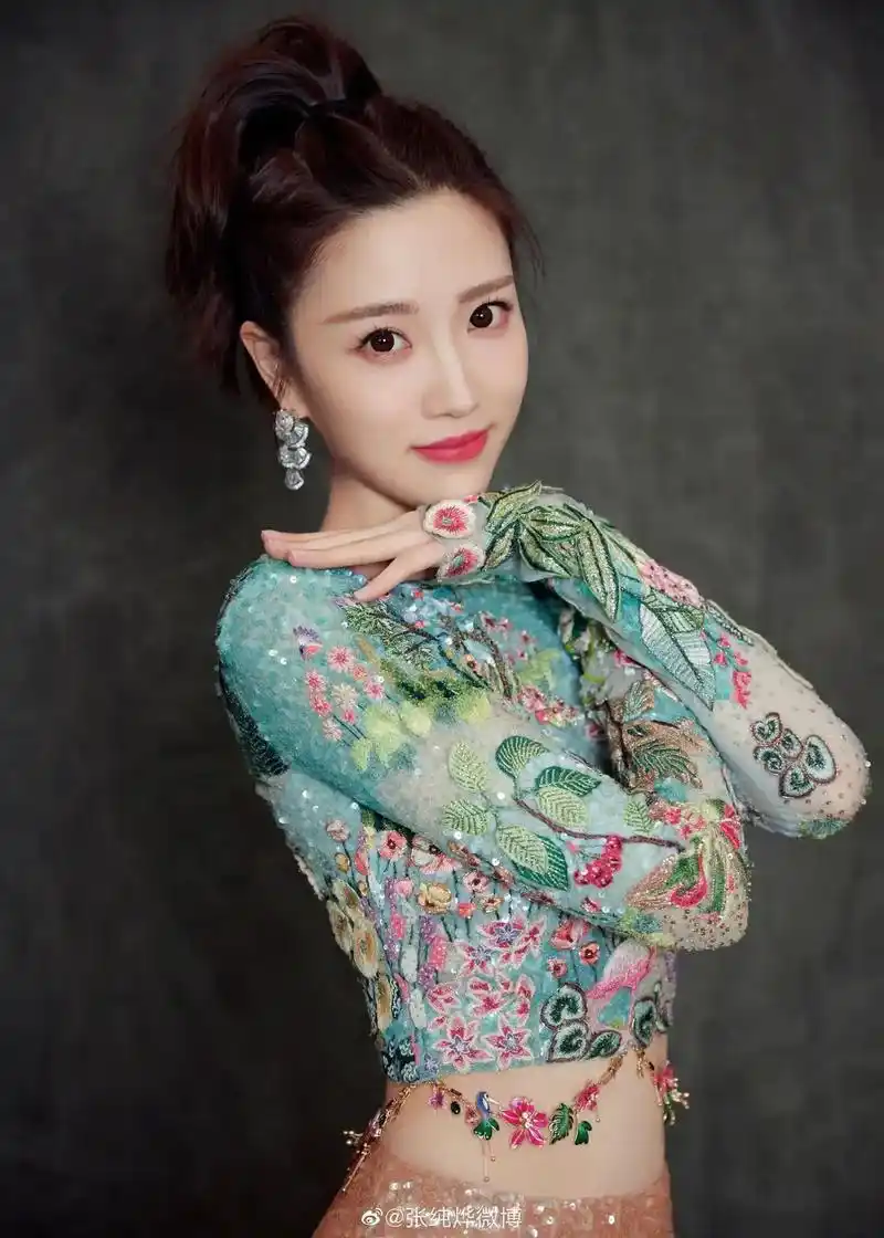 女明星中国内地女主持人张纯烨 .女明星#美女江苏电视女主持人 - 抖音