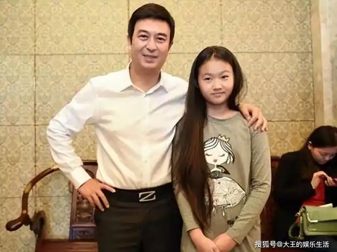 张嘉译的6个"女儿",前5个都越来越火,唯独她渐渐被遗忘_赵今麦_晓彤