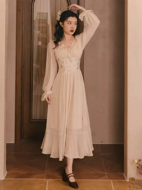 早春女装法式宫廷风复古拼接优雅纯欲连衣裙凡尔赛欧洲中世纪长裙