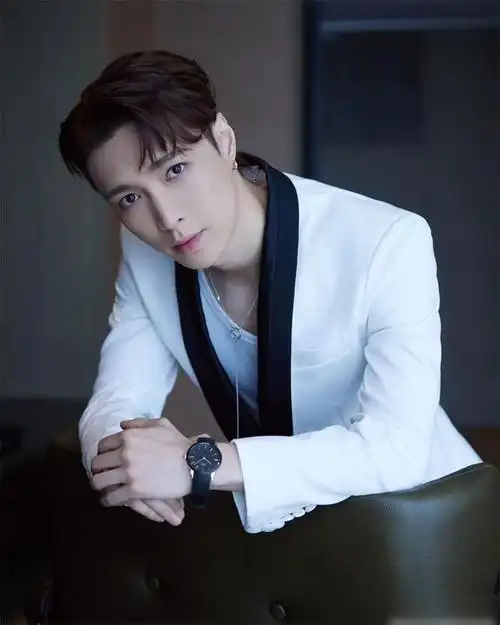 张艺兴将加入exo回归国际网友发表反对意见他缺乏诚实