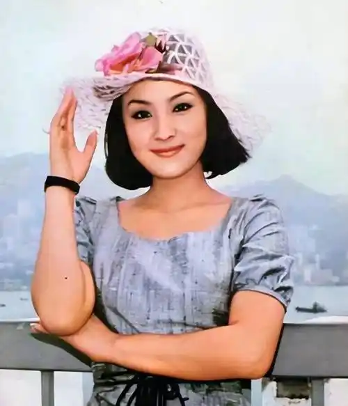 甄珍:分手46年,依然能让前夫谢贤念念不忘,她到底有啥魅力_女儿_母亲