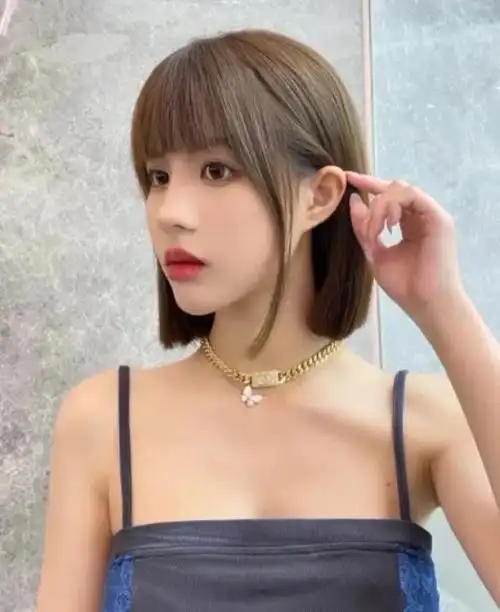 盐系波波头短发 一刀切短直发美翻天_女生短发 - 美发站