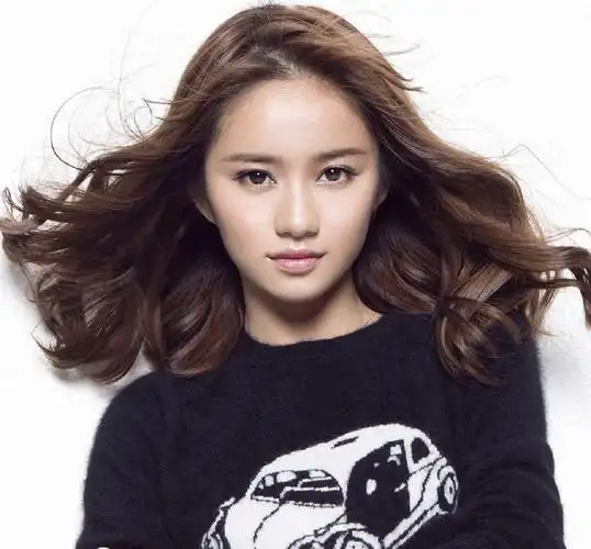 快乐女声》出道,转型拍戏一直不火,《听雪楼》中气场胜过女主_付梦妮