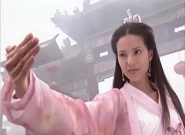 凭"小龙女"一角走红,"身材傲人"的李若彤,为何仍单身一人?