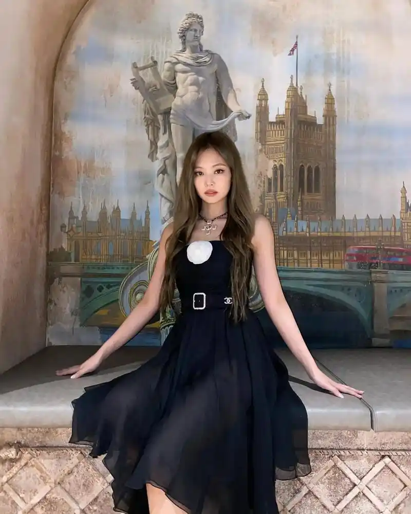 blackpink 全员黑色衣服#朴彩英 #jennie  - 抖音