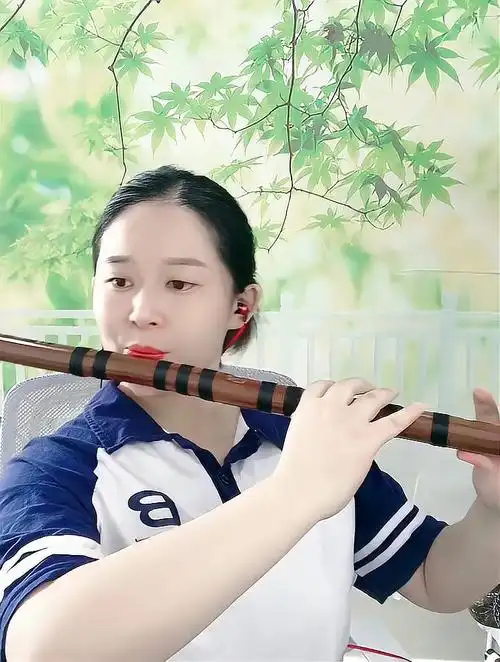 美女老师竹笛演奏《香吻留给心上人》-度小视