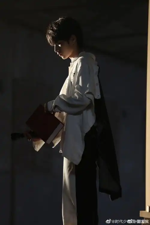 刘耀文十有五而少年成