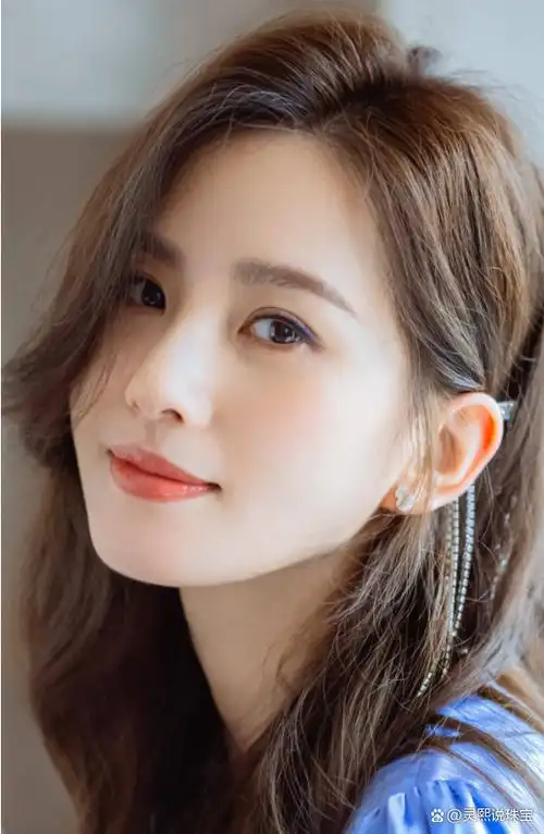 温婉女生刘诗诗穿衣风格自成一派恬淡优雅