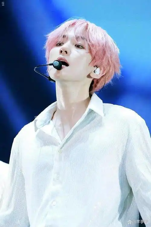 exo边伯贤退伍后首次发文,直言自己回来了,以后哪里也不去了