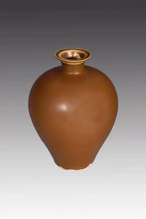 苏韵珍藏|小口丰肩瘦底,彰显宋代瓷器素雅清逸之美:北宋紫定梅瓶_定窑