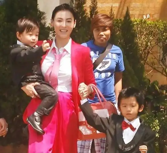 张柏芝主动曝光恋情,与男友甜蜜逛街,三个孩子已认可新爸爸!