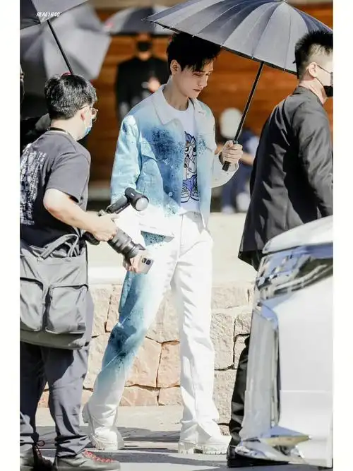 男星lv看秀路透来了