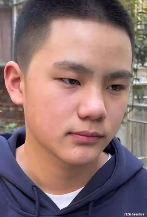 13岁男生剪寸发后续,目前情绪稍稳定,但父亲有些后怕|寸头|发型|长