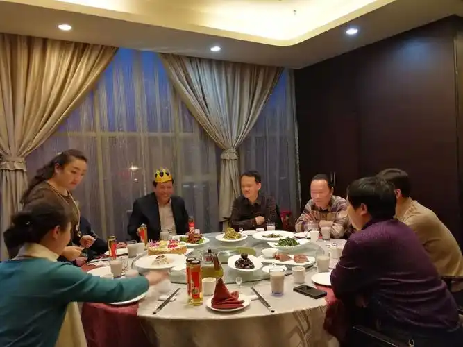 张建华生日聚餐