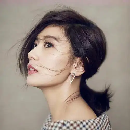 咘咘波妞完全是贾静雯翻版!