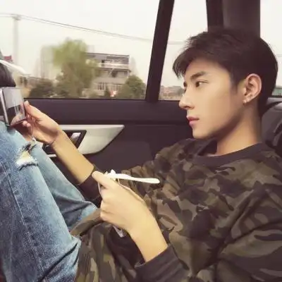 适合30岁男人用的成熟稳重微信头像往事埋风中