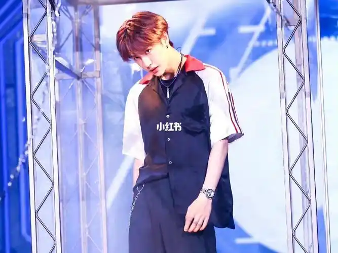 王一博锤子舞推广大使超a直接锤到了