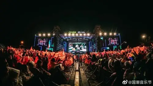 歌手杨芸晴亮相苏州国潮音乐节嗨爆全场