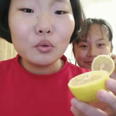 搞笑gif:都说高手在民间,看到这一幕我相信了