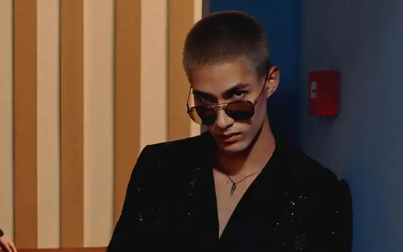 米卡mika男模卡的正确打开方式创造营智族gq男孩于偶像大片cut