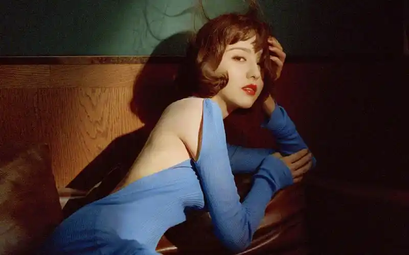 佟丽娅港风短发高清桌面壁纸