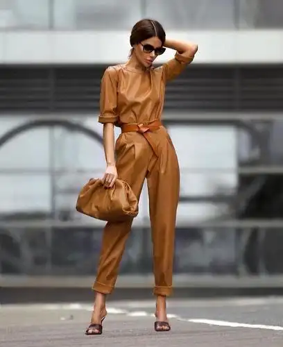 干净利落的欧美风穿搭示范,优雅大气又不失女人味气质!