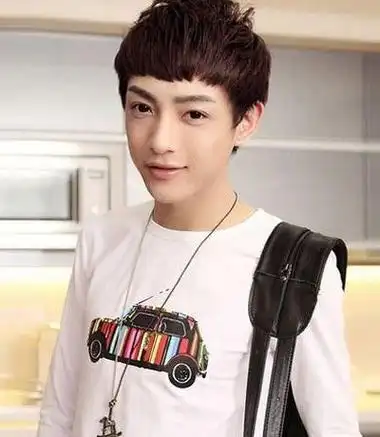 男士小蘑菇头发型的特点及穿搭技巧