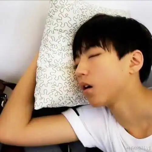 [tfboys][盘点]160303 盘点那些年大哥王俊凯奇葩的睡姿