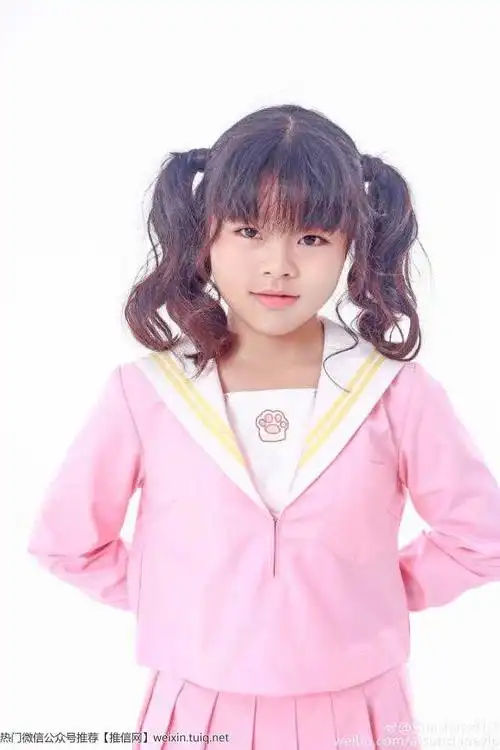 "最丑女团"sunshine再发写真,网友直呼颜值大增!