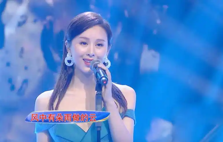 至今已传唱二十余年,今年节目里推荐的是青年歌手王雅洁演唱的版本