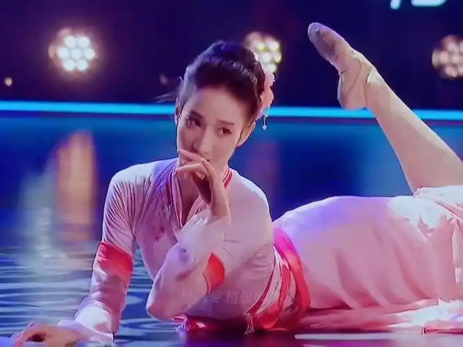 23岁舞龄18年,飞起来那一刻绝了,我和张艺兴都喜欢!