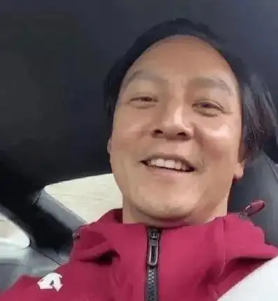 49岁吴彦祖近照曝光,一个镜头惊艳全网:不愧是神颜!