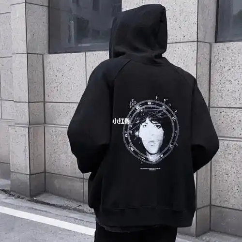 【卫衣背影男生头像】此刻有人为了和你相遇而正在和别人错过