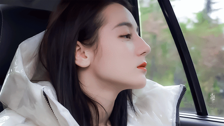 冬天就适合看毛茸茸的乔晶晶|乔晶晶|迪丽热巴_新浪新闻