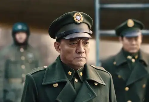 《大决战》老蒋为何空投胡琏?为解黄维之困,傅作义亦感危机重重