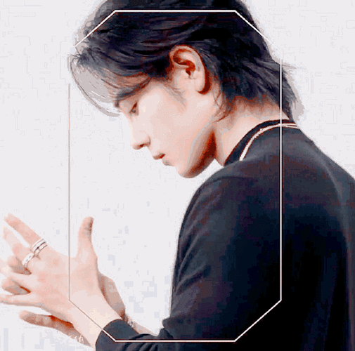 肖战##肖战好矜贵#超贵气的高奢小王子是我们的肖战!