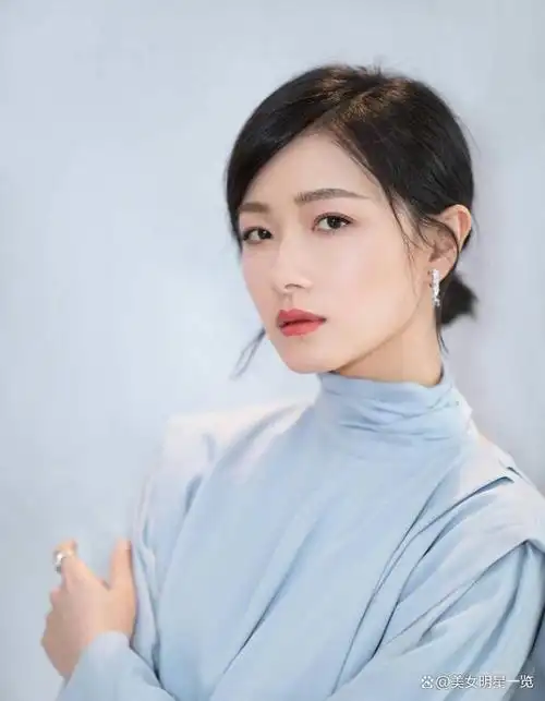 简直太美了!35岁万茜,清纯甜美让人心动!