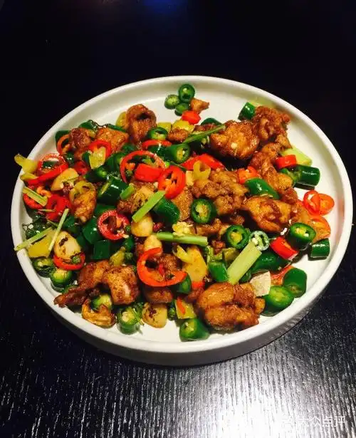 旺池川菜(龙德广场店)青椒小炒鸡图片