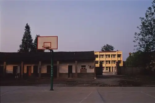 小瓦房是我们三年级时的教室