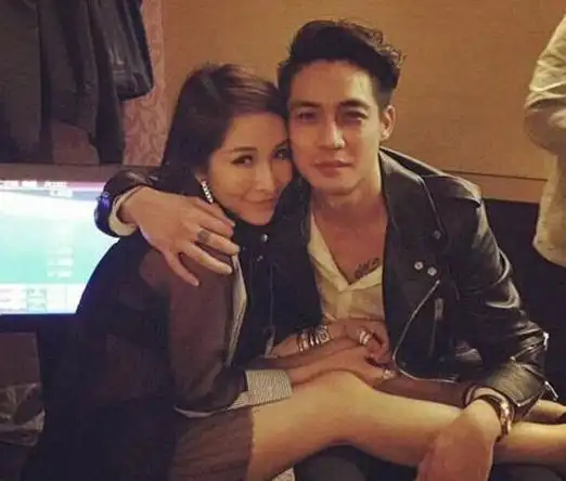 萧亚轩公开男友 盘点历任前男友