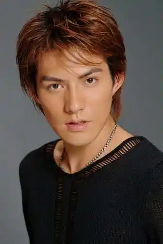 图文:演员严宽个人精彩写真-15