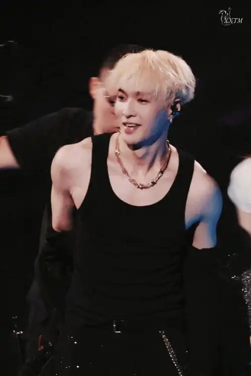 张艺兴成都演唱会##张艺兴成都演唱会让粉丝点歌##张艺兴大航海卧远