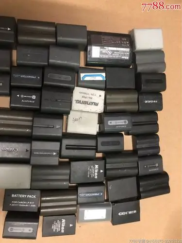 五十一块相机摄影电池合拍_其他相机及配件_第2张_7788旧家具收藏