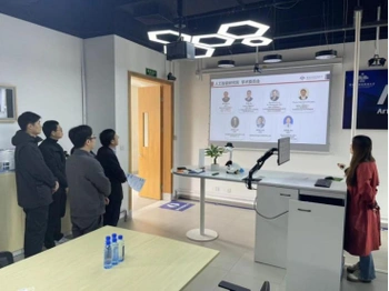 清华大学经管学院创新创业与战略系系主任程源教授来访深圳北理莫斯科