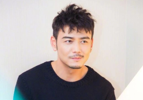 拥有性感的胡须,真像是行走的荷尔蒙——杨烁